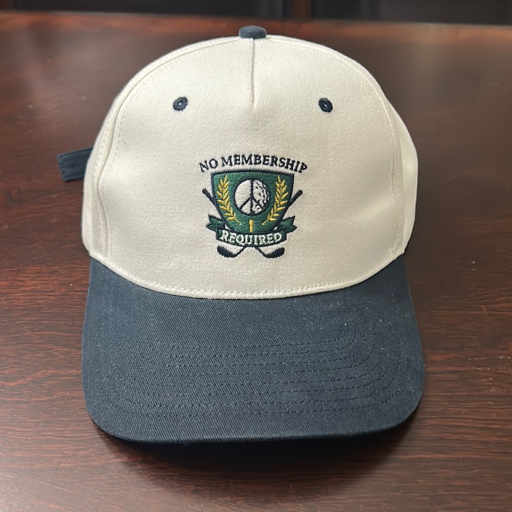 Abercrombie & Fitch Dad Hat. No membership required golf hat. Great condition!